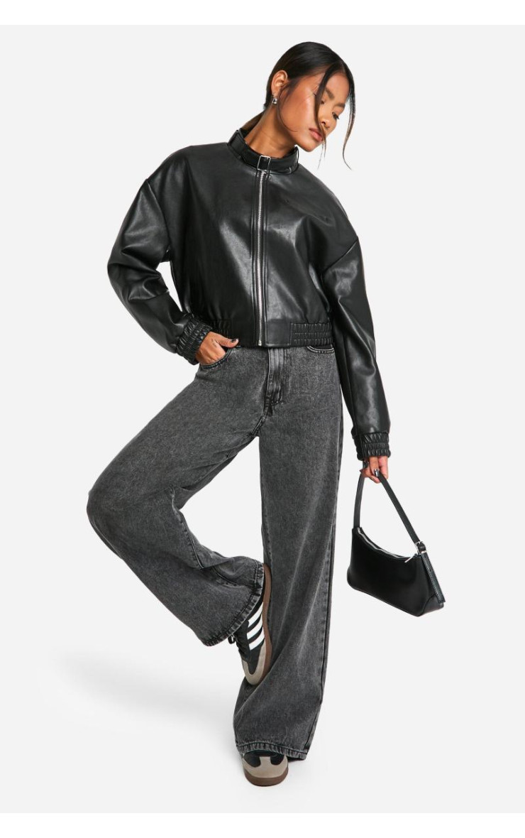 Бомбер зі штучної шкіри з деталями коміра