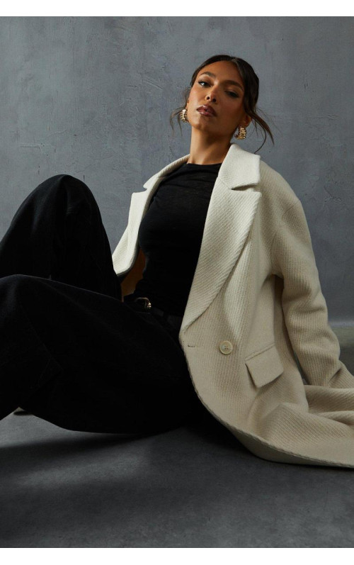 Вовна виглядає текстуроване пальто