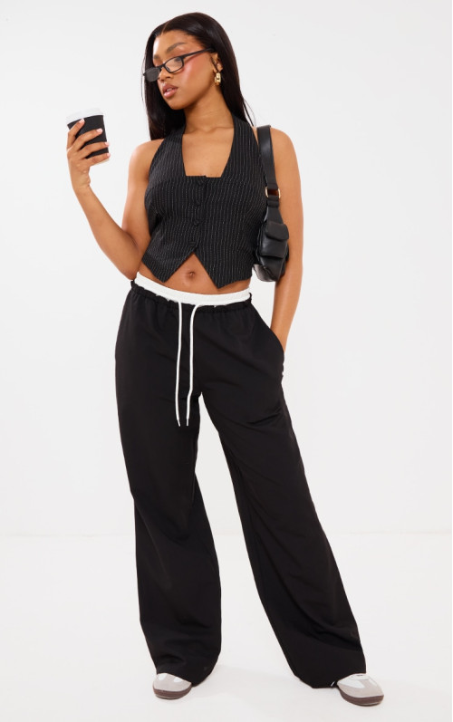 Чорні штани-боксери зі шнурками на талії Чорні штани-боксери зі шнурками на талії