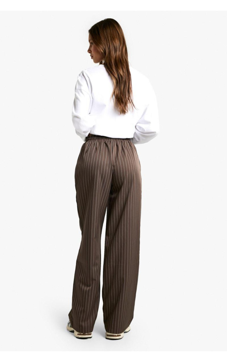 Штани з руйнуванням талії