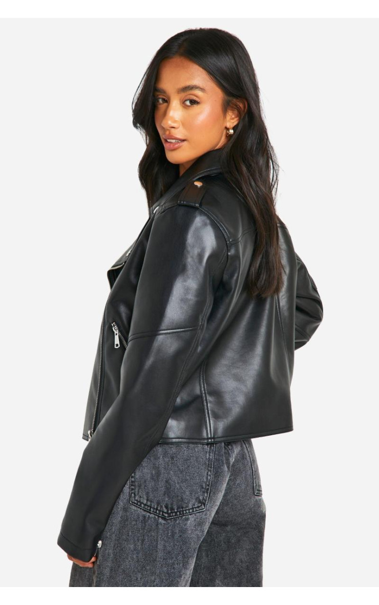 Маленька байкерська куртка зі штучної шкіри з поясом