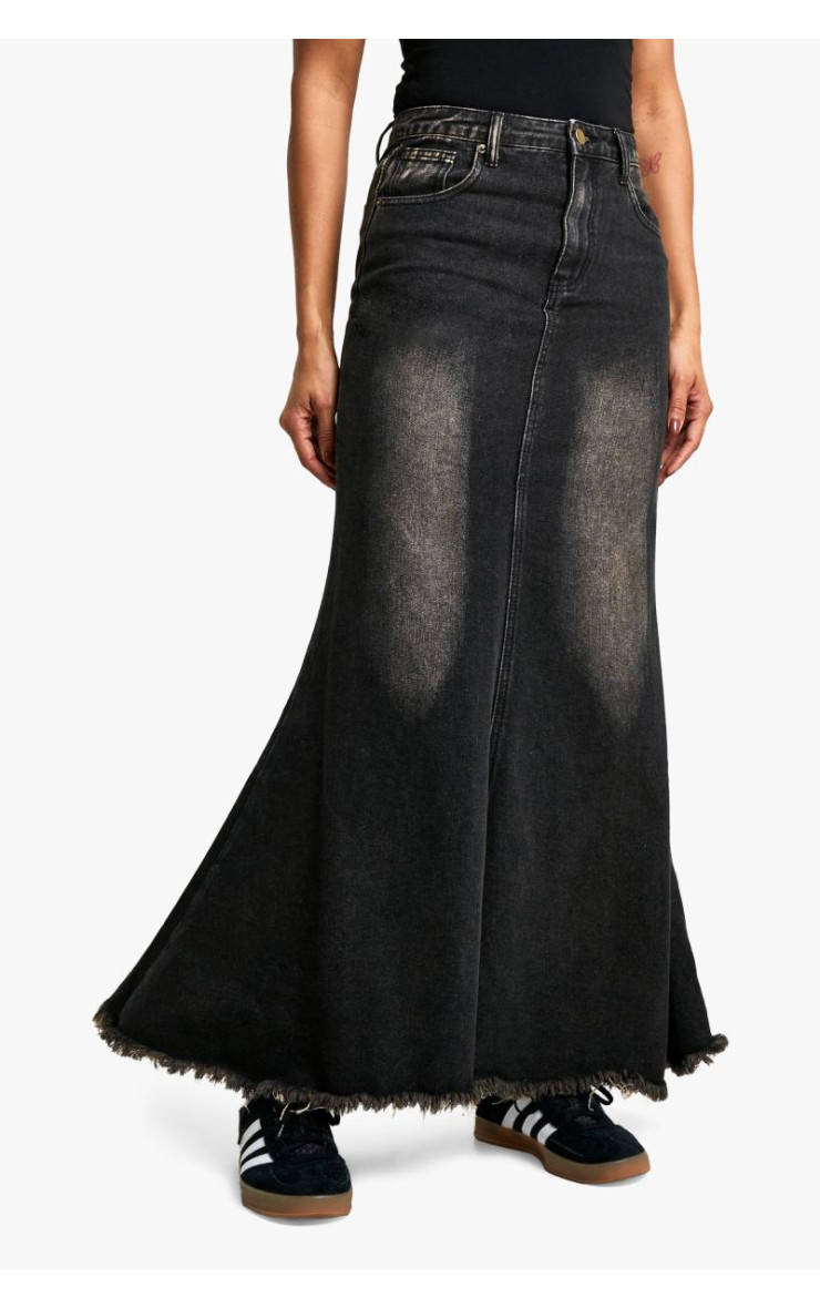 Джинсова максі-спідниця з необробленим подолом «риб’ячий хвіст».