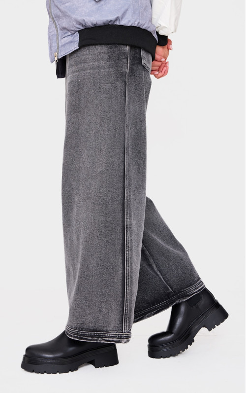 Чорні черевики челсі на масивній еластичній підошві з круглим носом