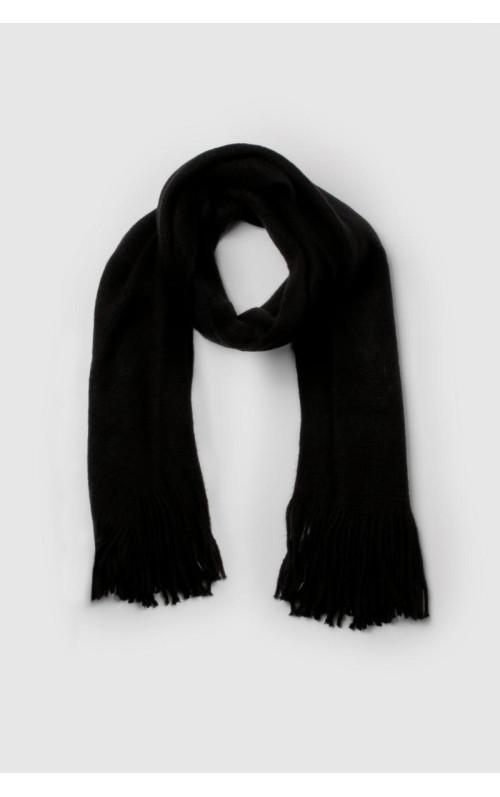В'язаний шарф з бахромою