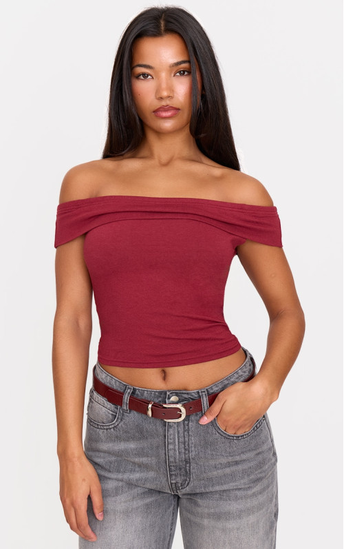 Бордовий поліуретановий пояс із квадратною пряжкою Бордовий поліуретановий пояс із квадратною пряжкою