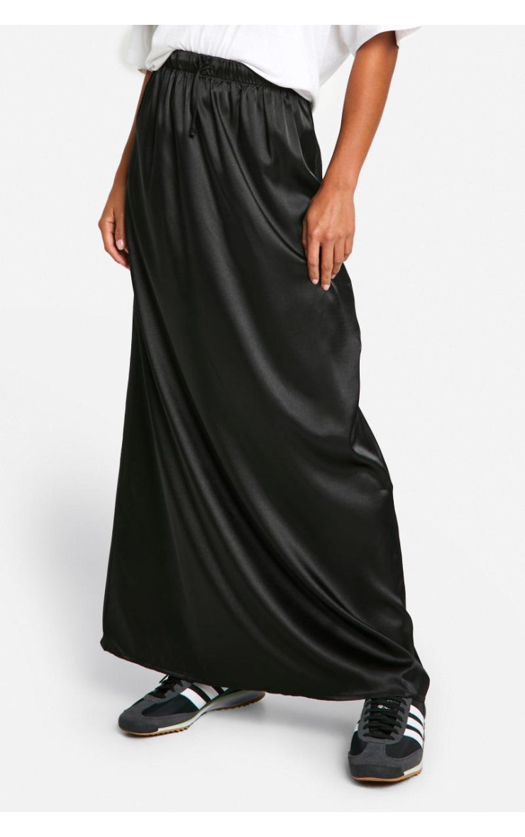 Маленька атласна максі-спідниця на талії