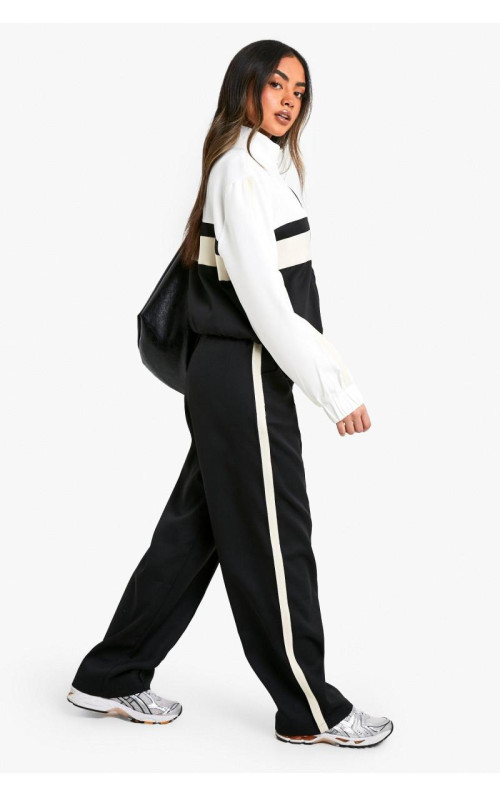 Блок кольорового блоку плетеного костюма