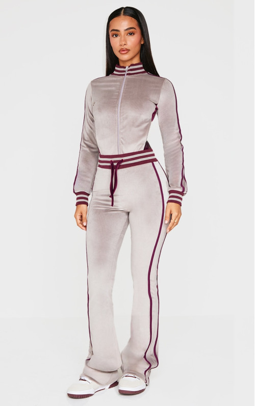 Маленькі лілові контрастні велюрові широкі штани Маленькі лілові контрастні велюрові широкі штани