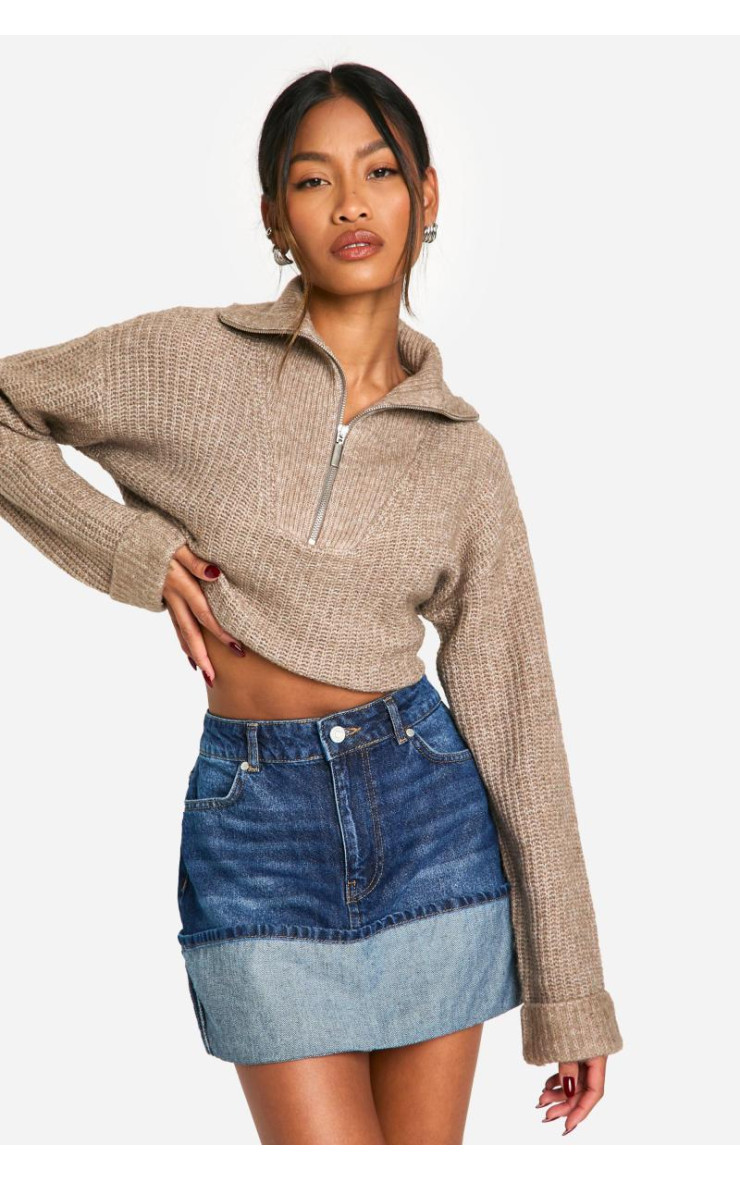 Зверніться до джинсової міні -спідниці