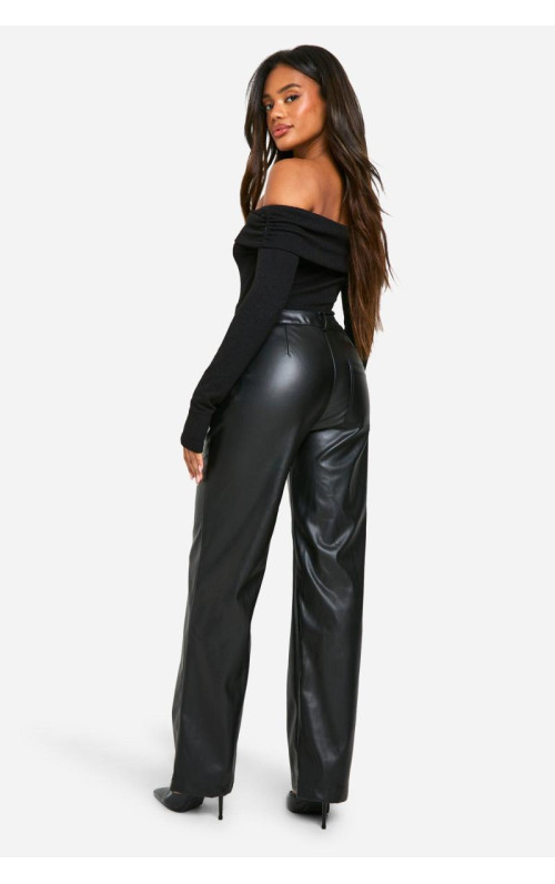 Прямі брюки з поліуретану з високою талією