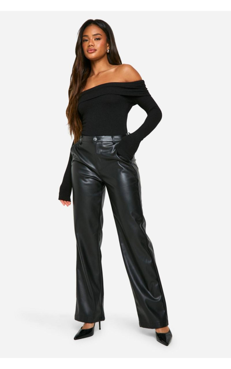 Прямі брюки з поліуретану з високою талією