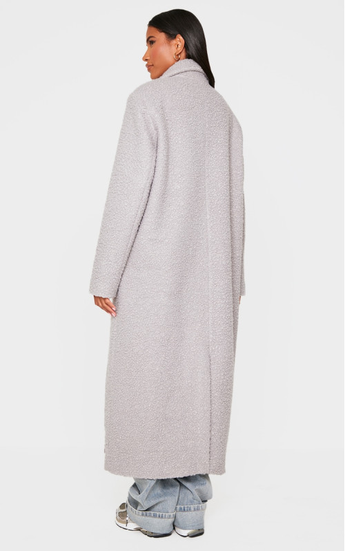 Світло-сіре двобортне максі-пальто з букле