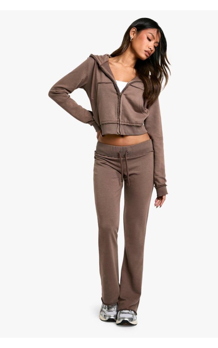 КОНТРАСТНИЙ ПОЯС З КОНТРАСТНИМ РОЗКЛЬОШЕНИМ ДЕТАЛЕМ