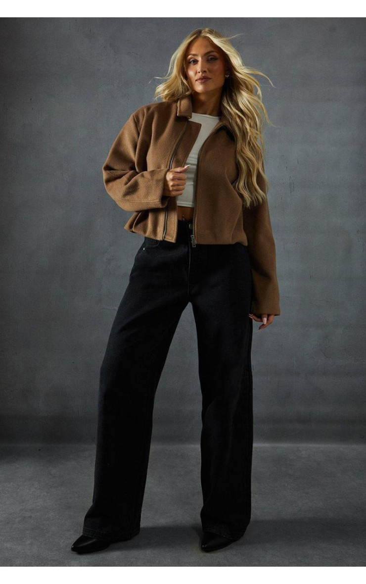 Вовна виглядає боксерською плечевою курткою