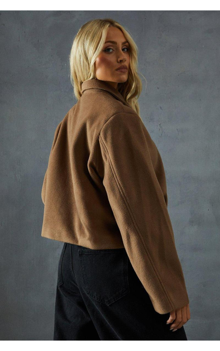 Вовна виглядає боксерською плечевою курткою