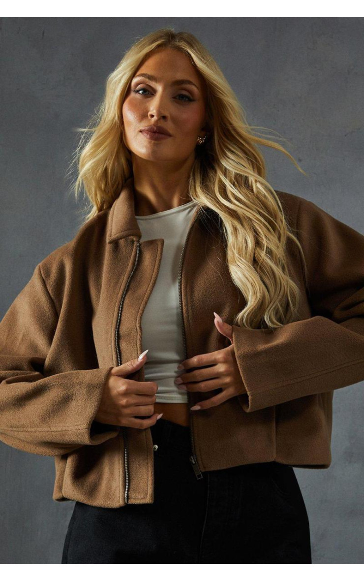 Вовна виглядає боксерською плечевою курткою