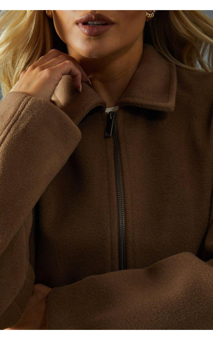 Вовна виглядає боксерською плечевою курткою