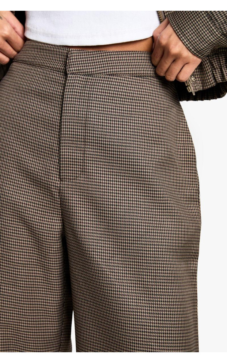 Тональна перевірка широких штанів