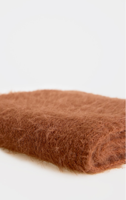 Шоколадний шарф із віями