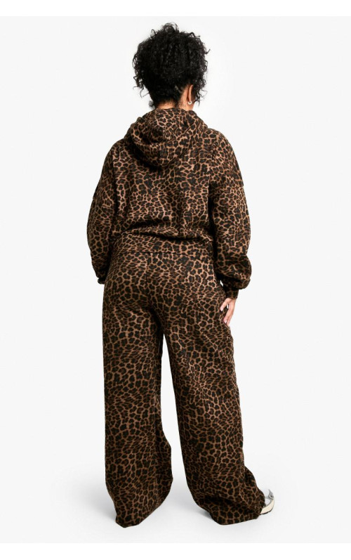 Плюс All Over Leopard Straight Leg Jogger