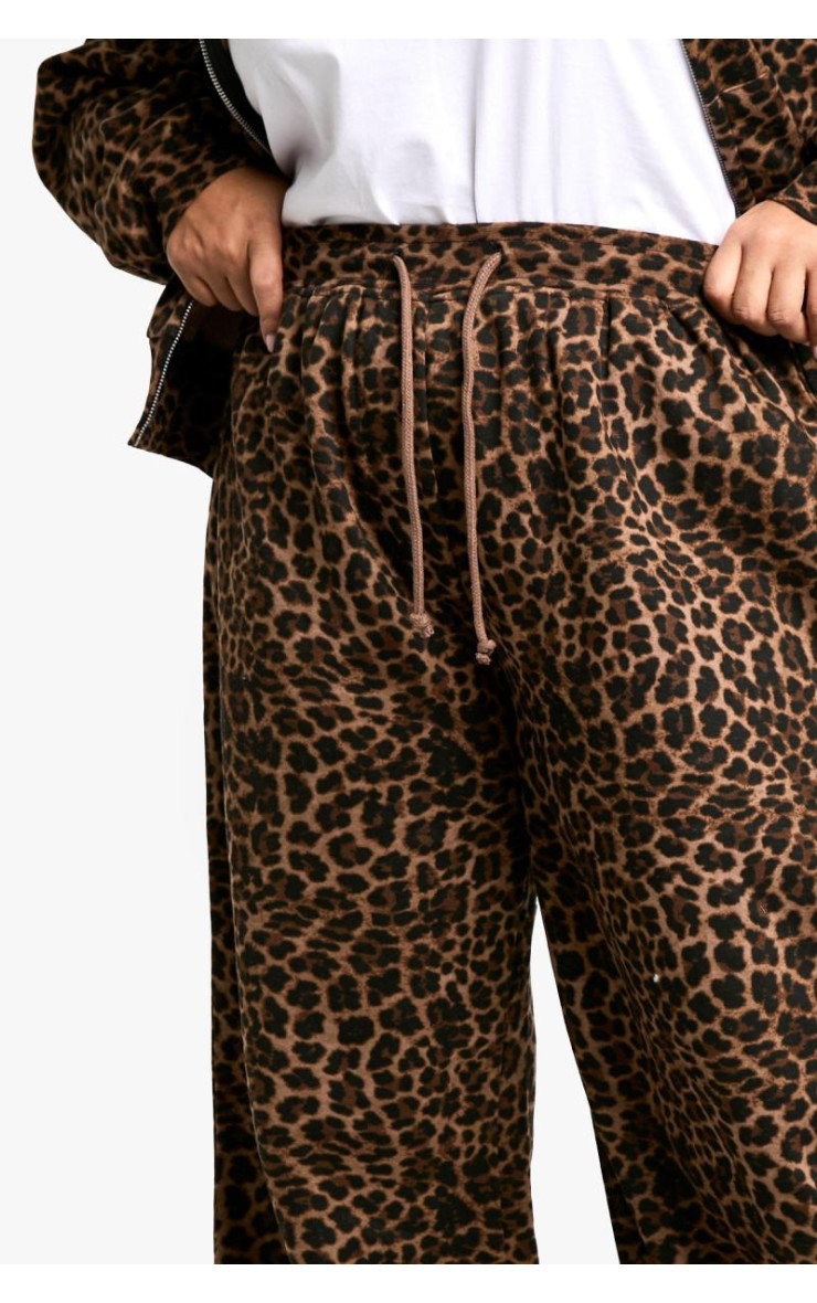 Плюс All Over Leopard Straight Leg Jogger