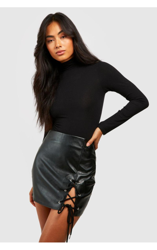 Шкіряна міні-спідниця зі шнурівкою