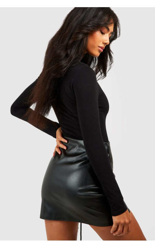 Шкіряна міні-спідниця зі шнурівкою