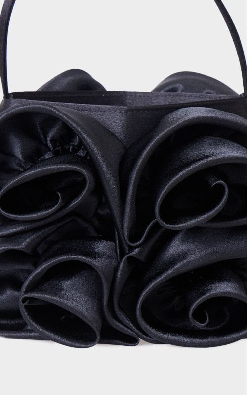 Чорна атласна сумочка з трояндами
