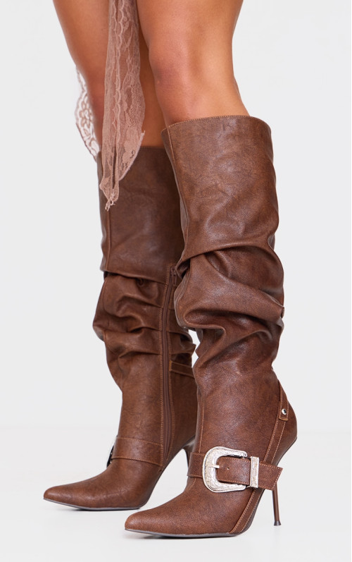 Коричневі чоботи на високих підборах на шпильці з натуральним носом і пряжкою