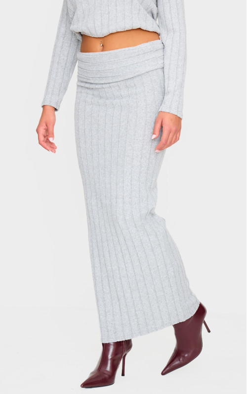 Світло-сіра м'яка спідниця в рубчик