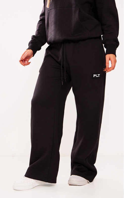 Маленькі чорні джоггери з прямими штанинами PRETTYLITTLETHING