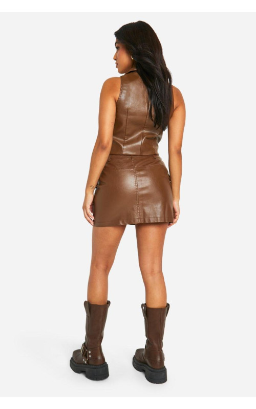Маленька міні-спідниця зі штучної шкіри