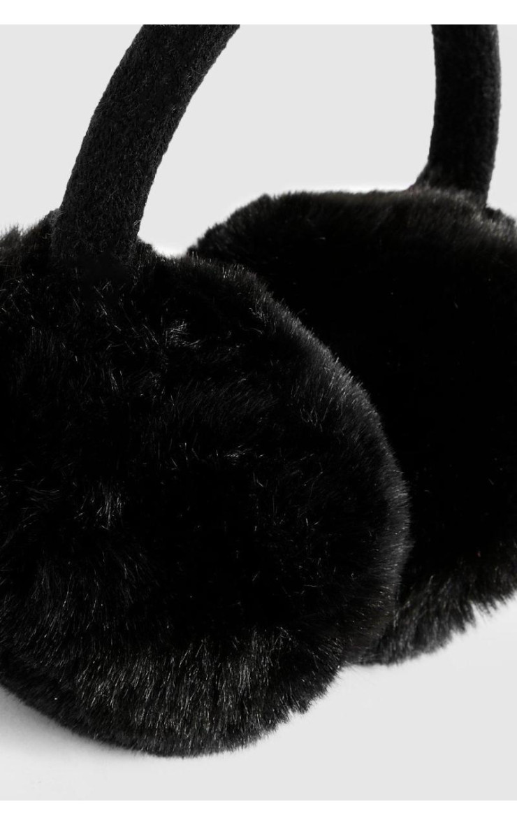 Пухнаста навушниця